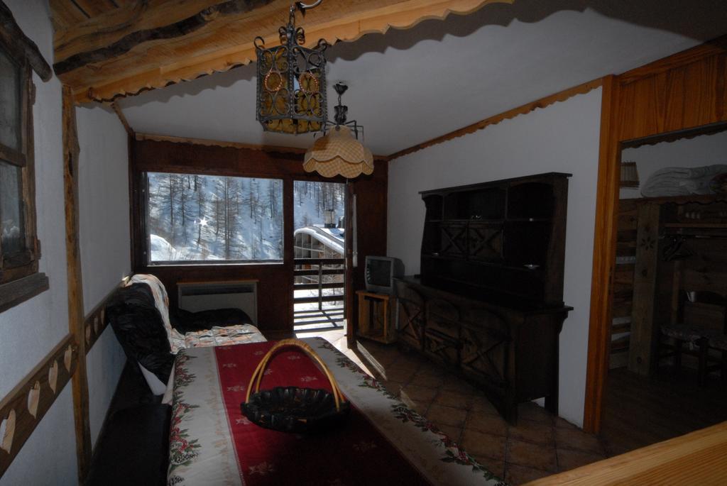 Cromotherapy Apartment Breuil-Cervinia Zewnętrze zdjęcie